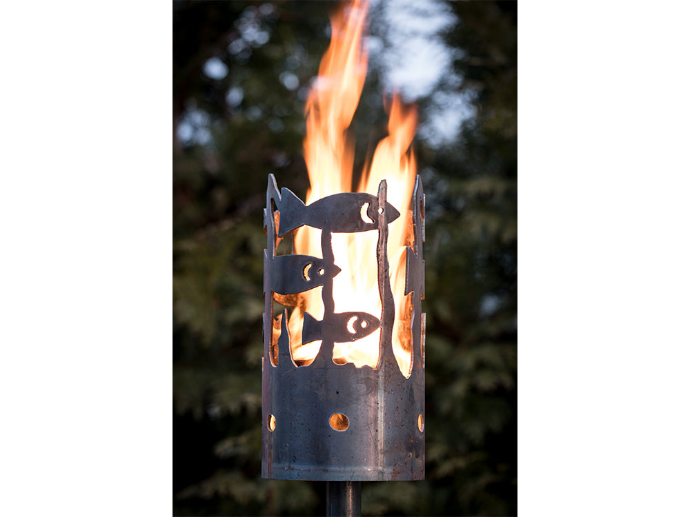 Gartenfackel groß Fische- inkl. Schmuck-Fackelstiel 145 cm Feindrall angespitzt und 1 x Brennmaterial
