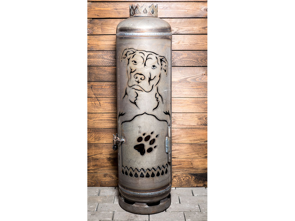Feuerstelle American Staffordshire Terrier