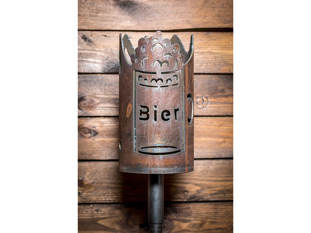 Gartenfackel groß Biergarten  - inkl. Fackelstiel 110 cm angespitzt und 1 x Brennmaterial