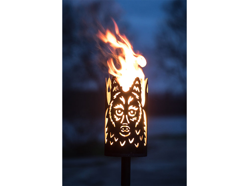 Gartenfackel groß Wolf lieb - inkl. Schmuck-Fackelstiel 145 cm Feindrall angespitzt und 1 x Brennmaterial